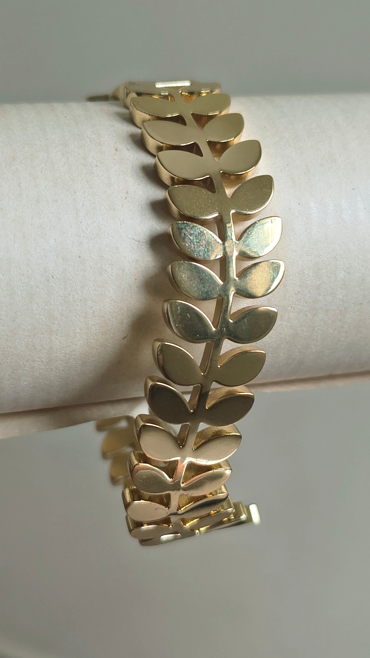 Golden Plated-Twin Leaf Design Openable Bracelet