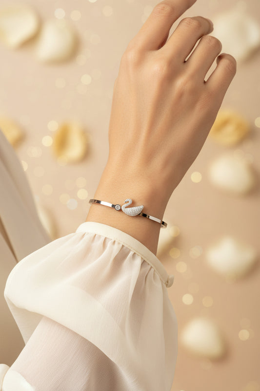 Silver Plated with Duck design Openable Bracelet