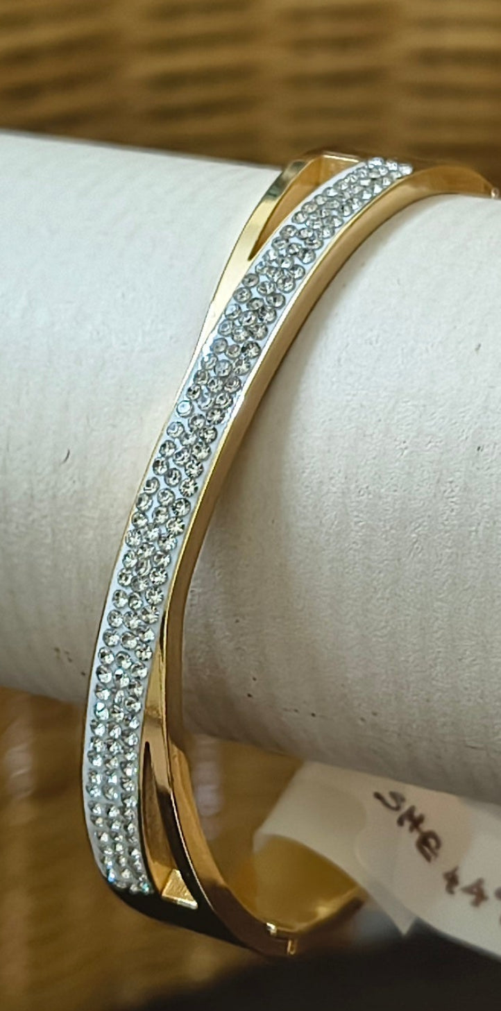Golden Plate White Stones Strip Openable Bracelet