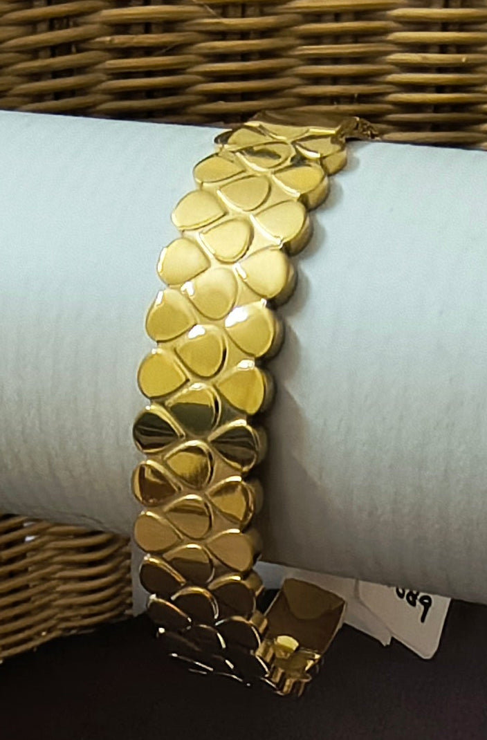 Golden Plated Rain Drop Design Openable Bracelet