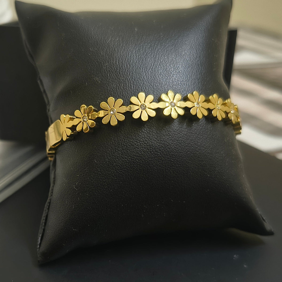 Golden Floral Openable Bracelet