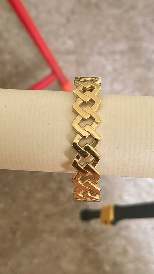 Golden Plated-Square Interlock Openable Bracelet
