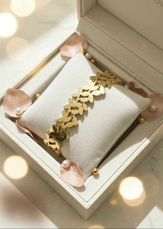 Golden-Plated Leaf Link Openable Bracelet