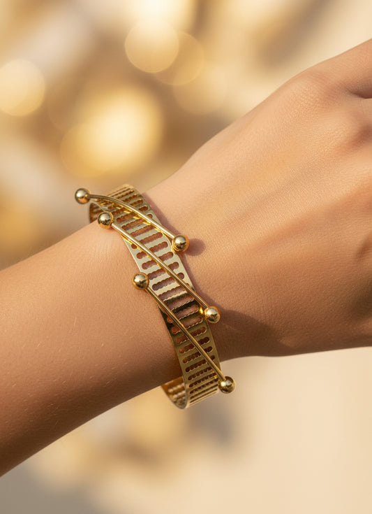 Golen Plate-Wire Overlay-Openable Kada