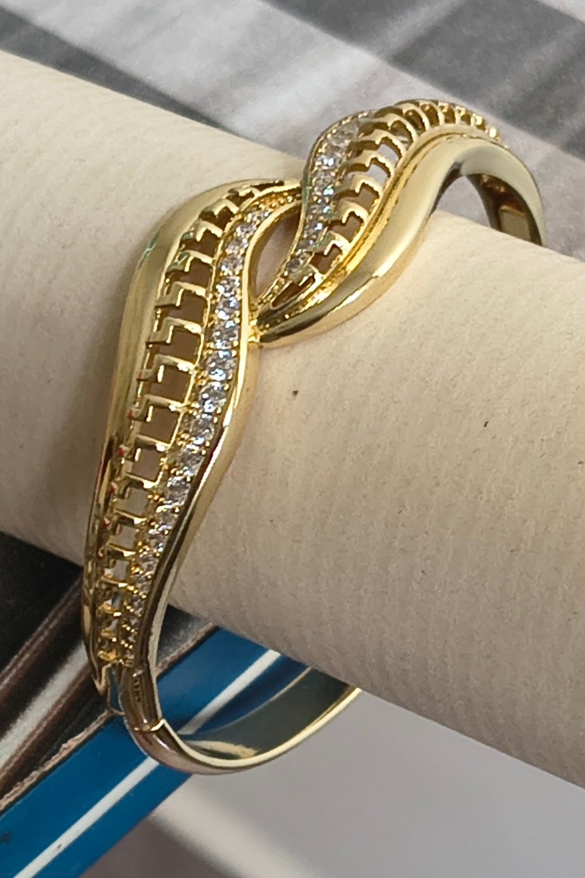 Golden Plated Clasp Design with White Stone Openable Bracelet