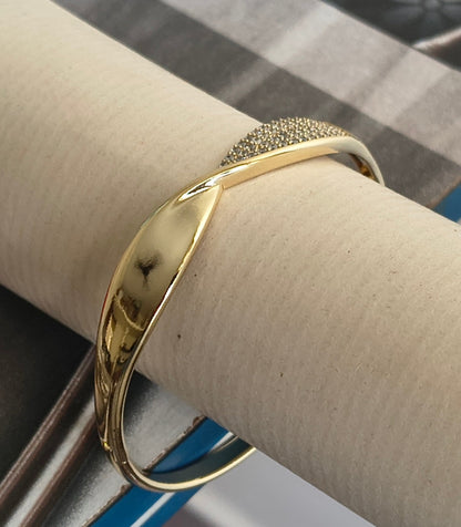 Golden Plated-Twisted Design with White Stones Openable Bracelet