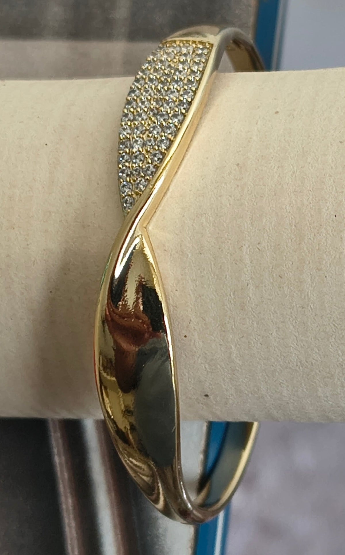 Golden Plated-Twisted Design with White Stones Openable Bracelet
