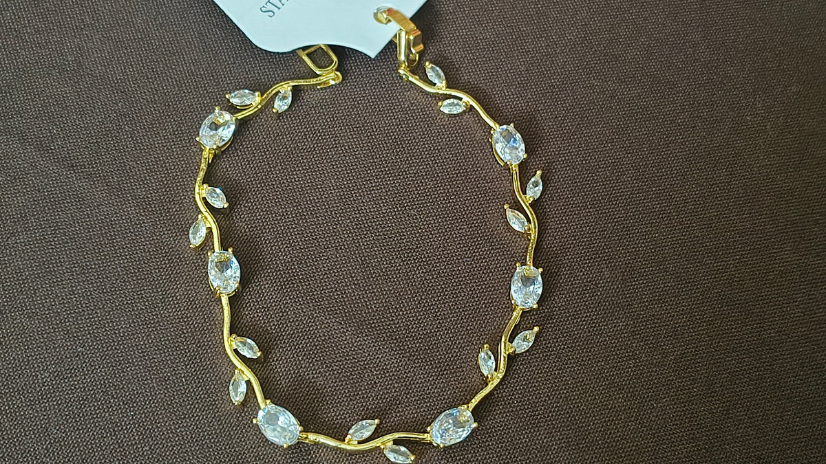 Golden Plated Tulip Chain Bracelet - Full white