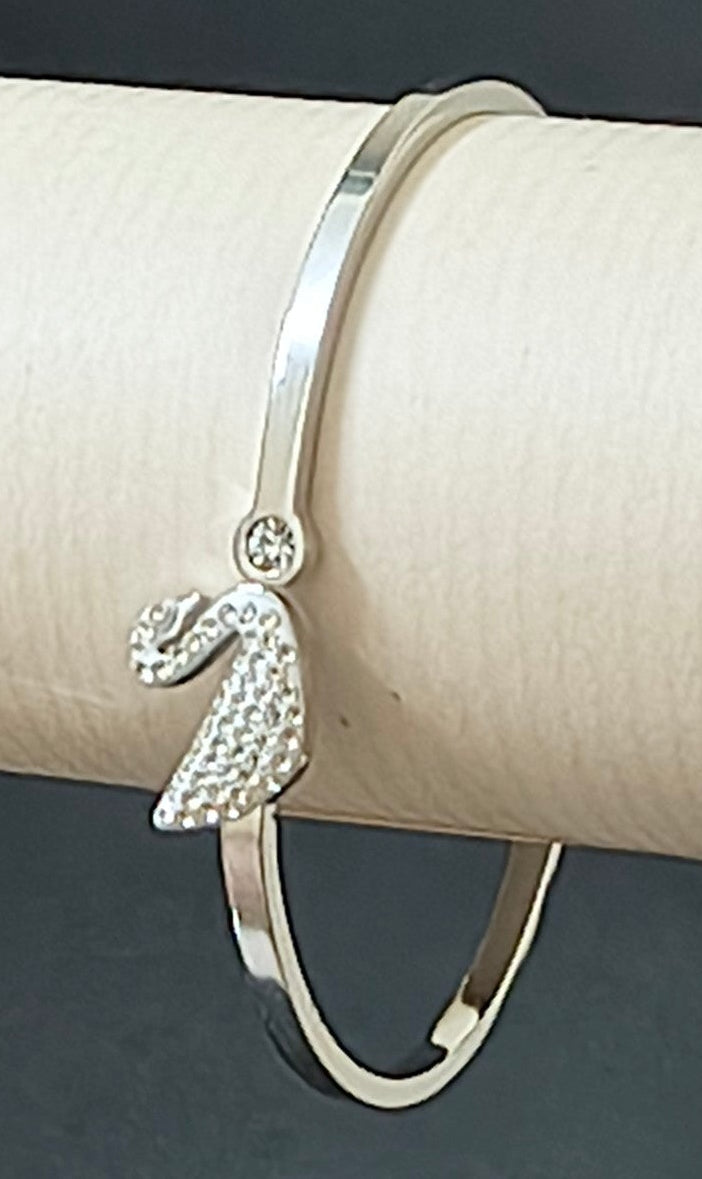 Silver Plated with Duck design Openable Bracelet