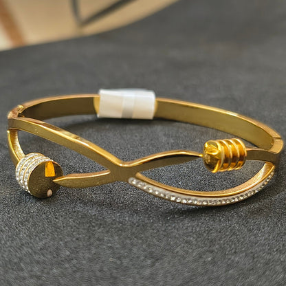 Golden Plated Geometric infinity Openable Bracelet