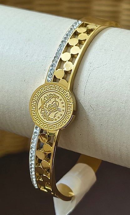 Golden Plated Textured Circle Openable Bracelet