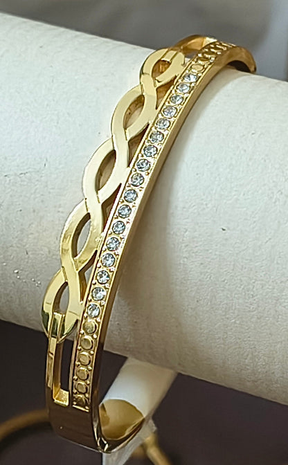 Golden Plate Long loops with Chanel of Stone Openable Bracelet