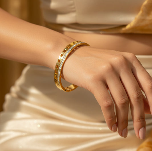 Golden-plated Channel of Stones & Oval Link Openable Bracelet