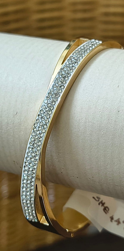 Golden Plate White Stones Strip Openable Bracelet