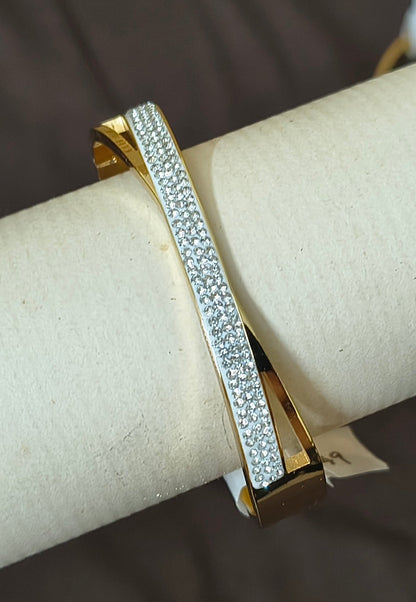 Golden Plate White Stones Strip Openable Bracelet
