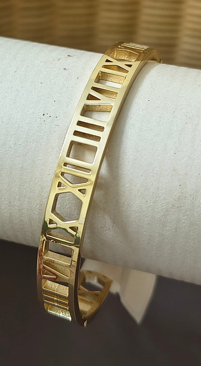 Golden Plated Roman Designs Openable Bracelet