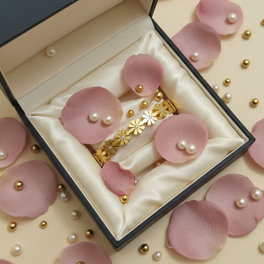 Golden Floral Openable Bracelet