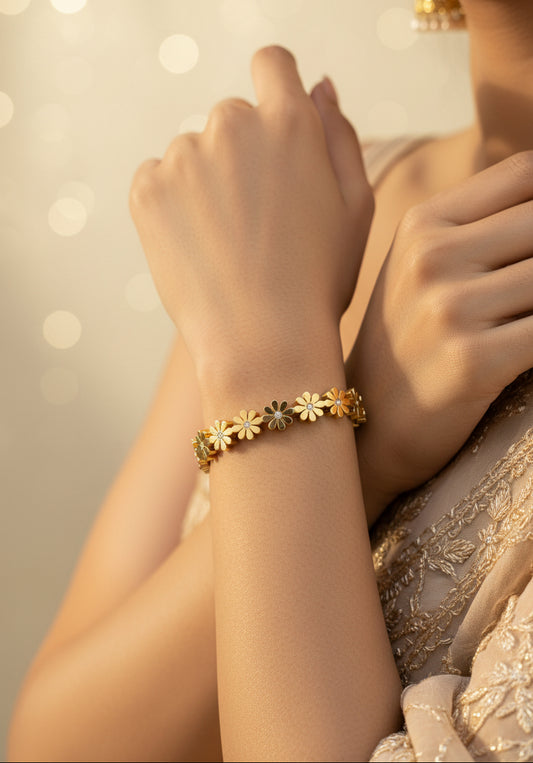 Golden Floral Openable Bracelet