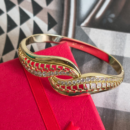 Golden Plated Clasp Design with White Stone Openable Bracelet